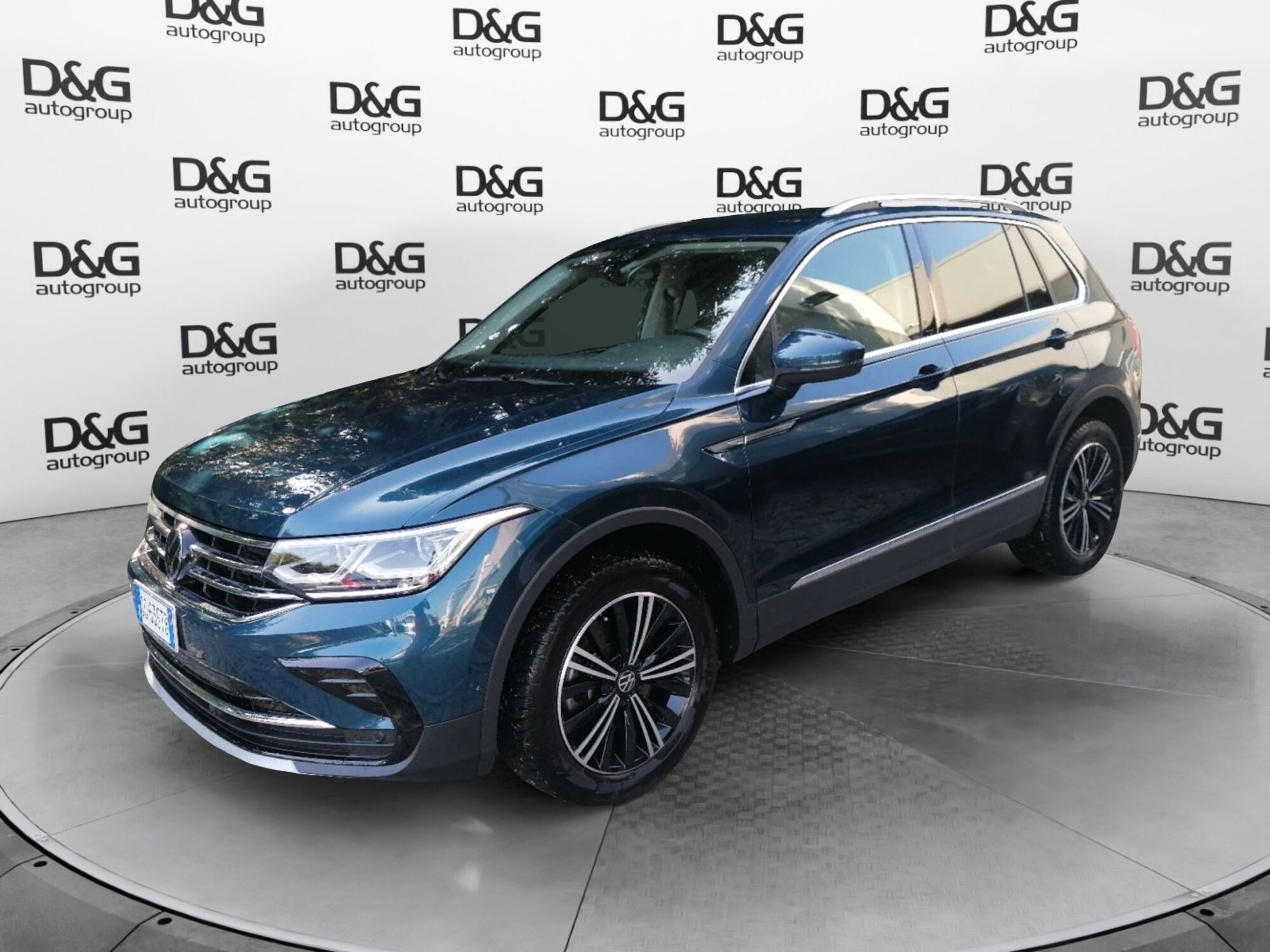 Volkswagen Tiguan 2.0 TDI 200 CV SCR DSG 4MOTION Elegance del 2021 usata a Modena