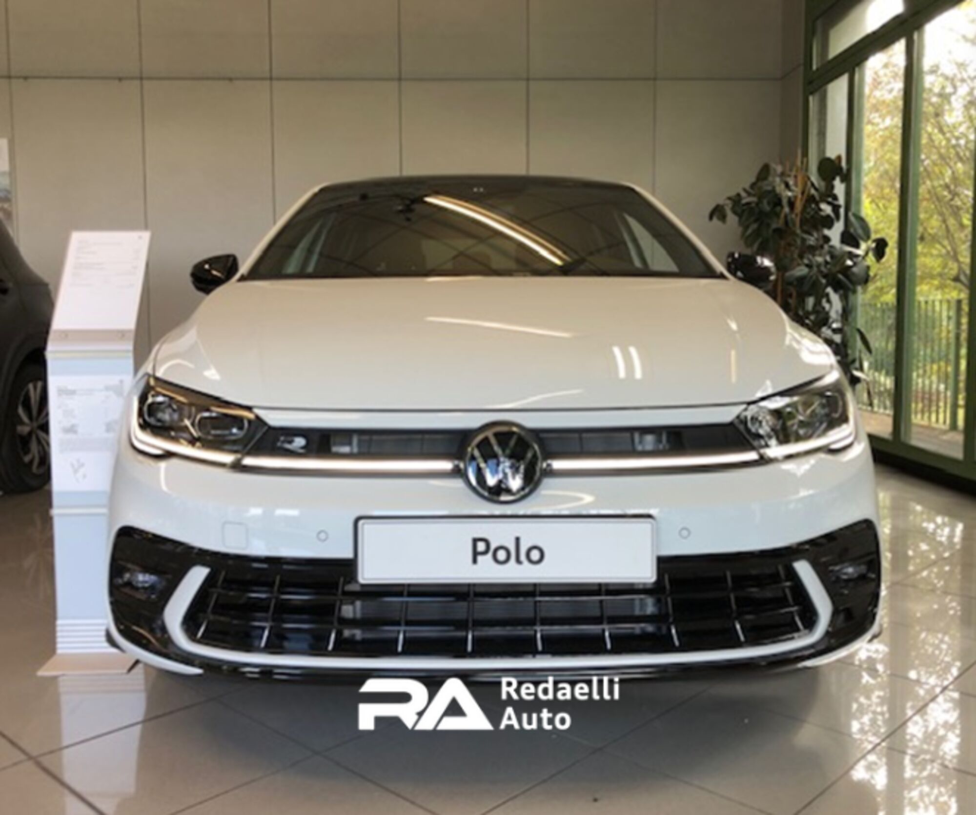 Volkswagen Polo 1.0 tsi R-Line 95cv dsg nuova a Casatenovo