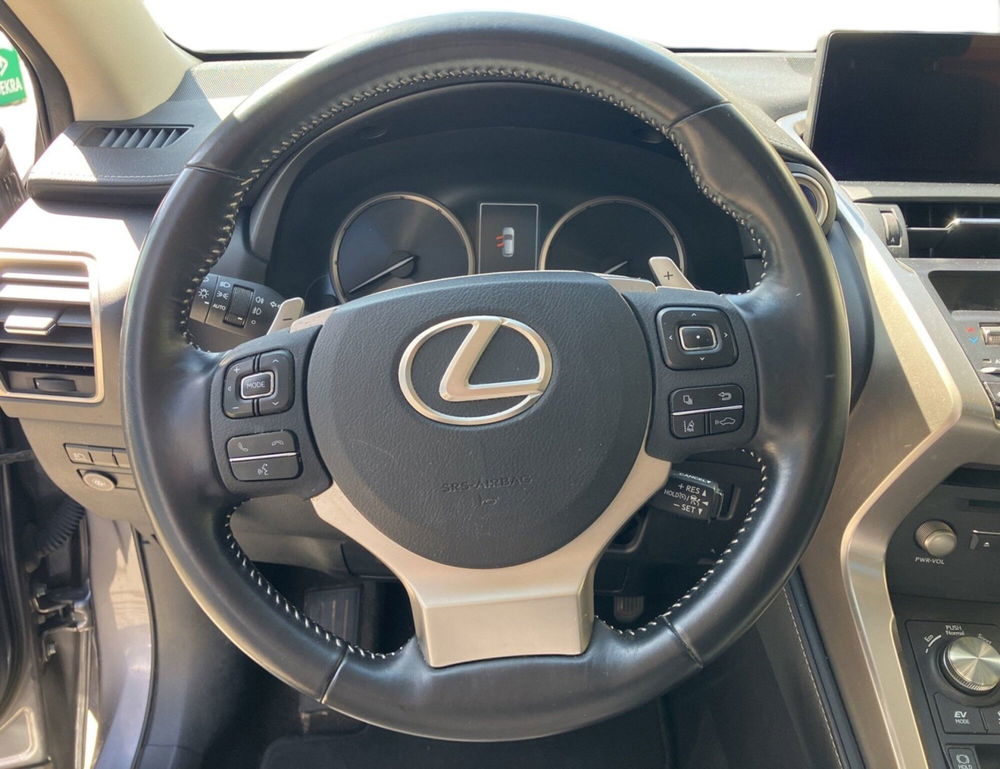 Lexus NX usata a Modena (10)