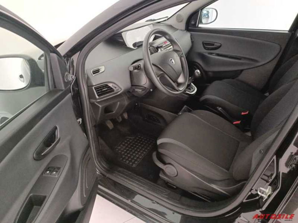 Lancia Ypsilon usata a Treviso (7)