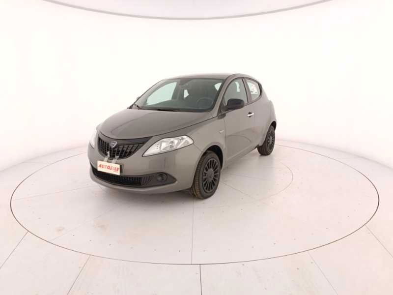 Lancia Ypsilon 1.0 FireFly 5 porte S&amp;S Hybrid Silver Plus nuova a Treviso