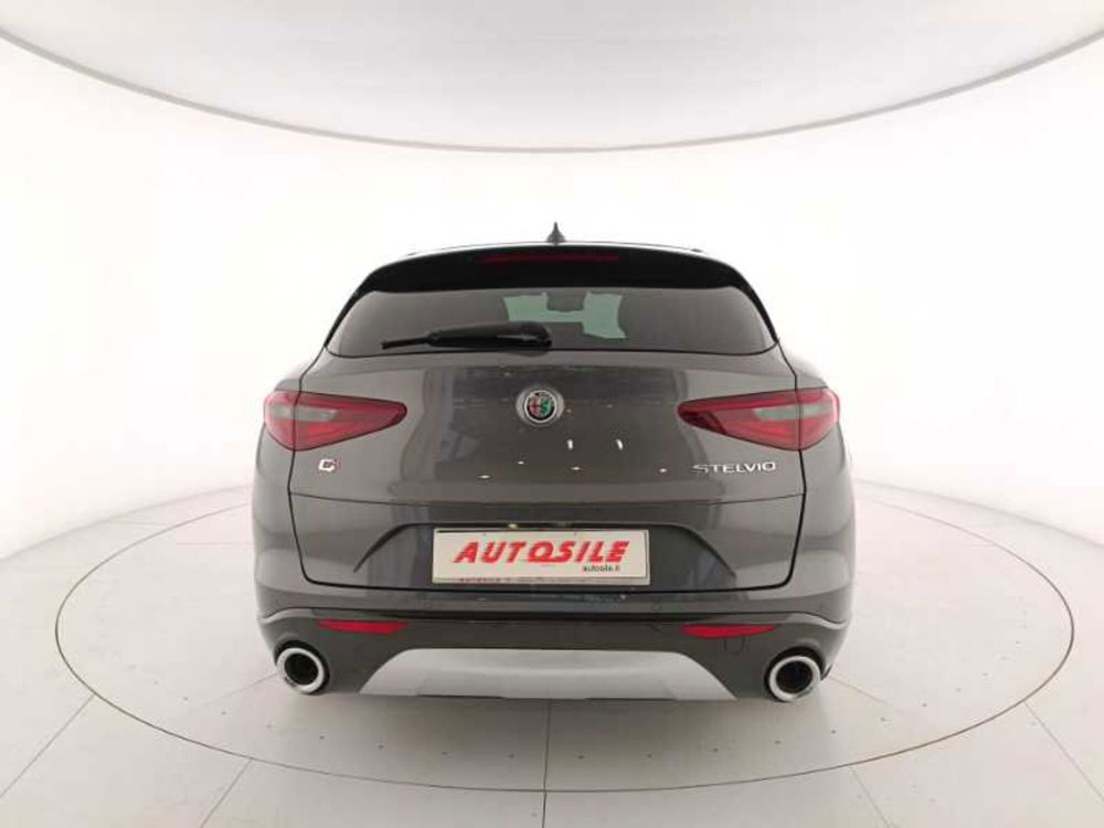 Alfa Romeo Stelvio usata a Treviso (5)