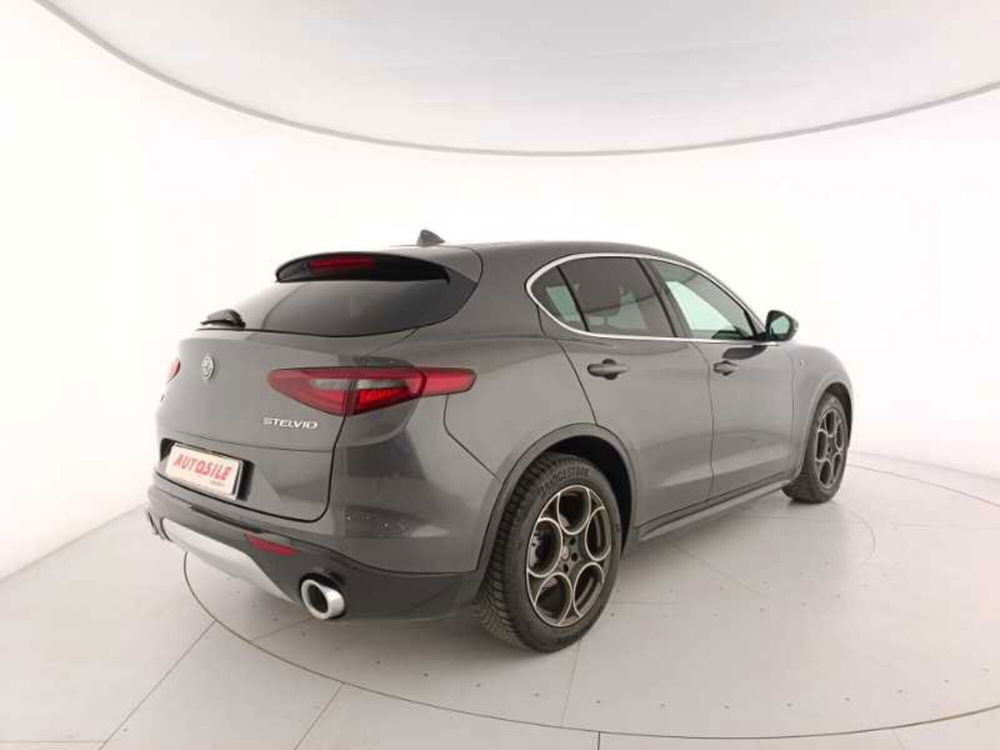 Alfa Romeo Stelvio usata a Treviso (6)