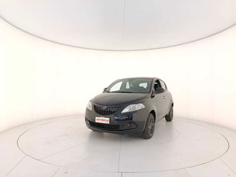 Lancia Ypsilon 1.0 FireFly 5 porte S&S Hybrid Ecochic Silver  nuova a Treviso