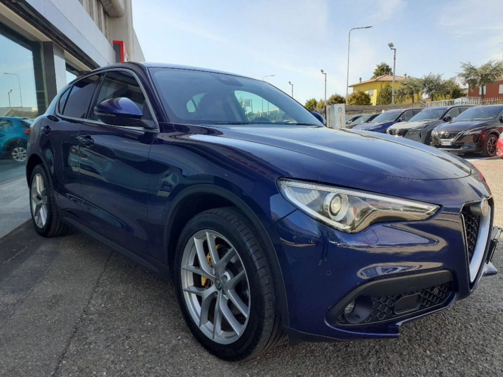 Alfa Romeo Stelvio usata a Modena (3)