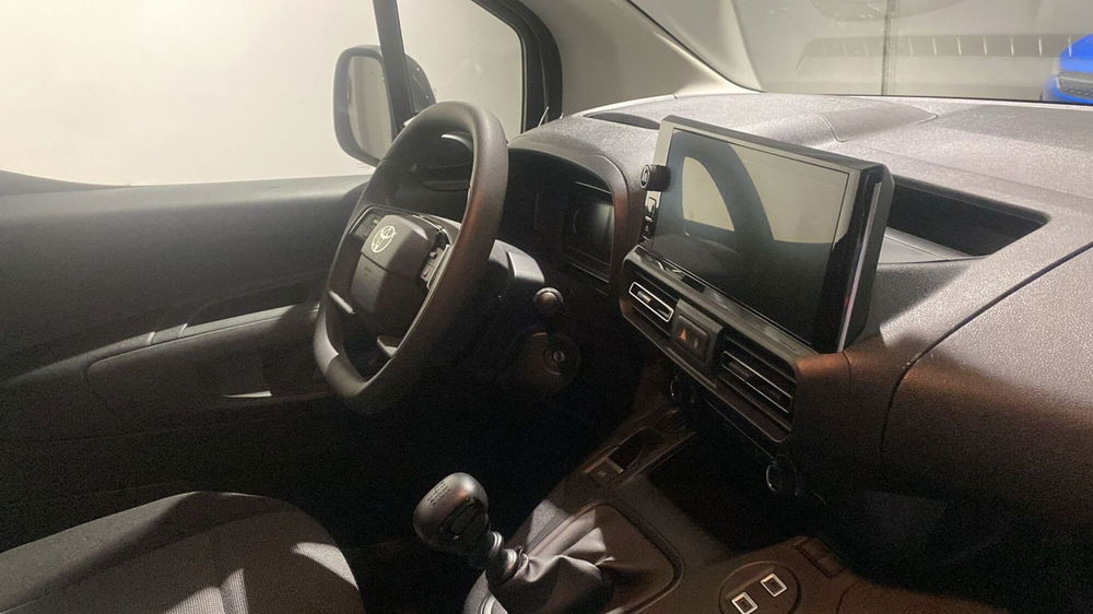 Toyota Proace City nuova a Bergamo (13)