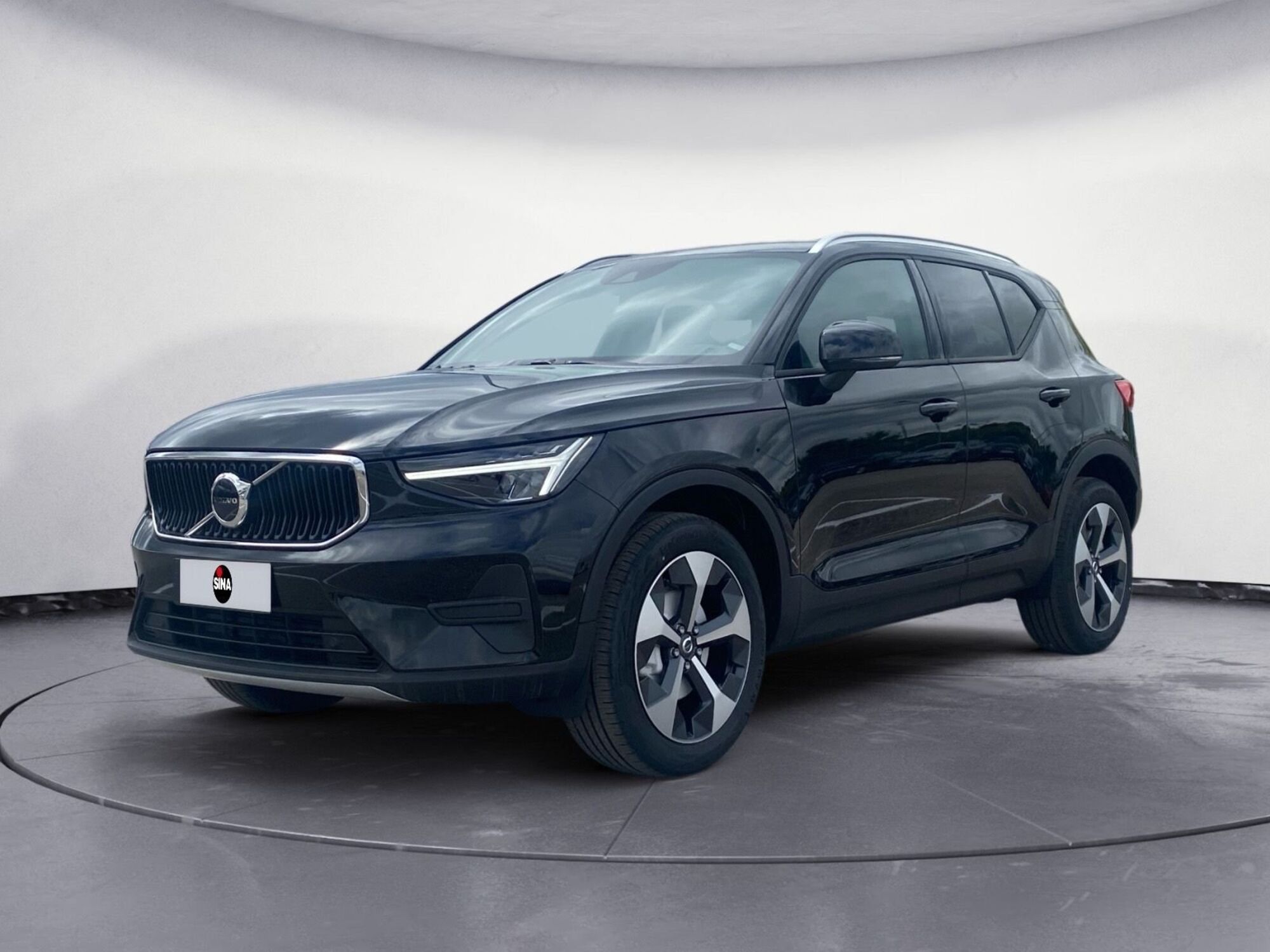 Volvo XC40 T2 automatico Essential nuova a Pordenone