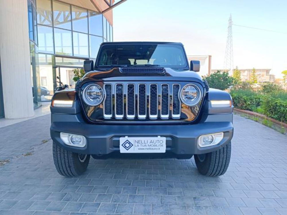 Jeep Gladiator nuova a Pisa (11)