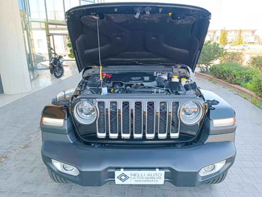 Jeep Gladiator nuova a Pisa (13)