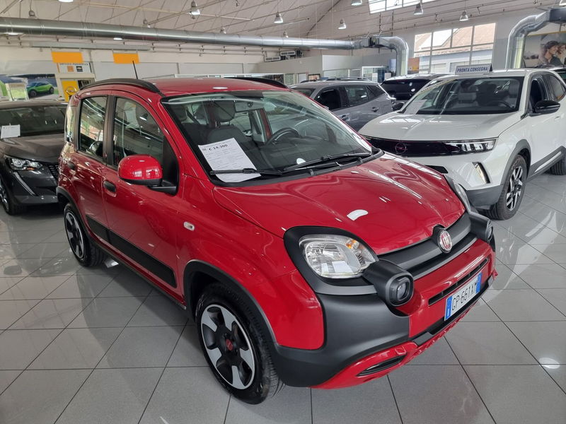 Fiat Panda Cross Cross 1.0 FireFly S&amp;S Hybrid  del 2023 usata a Prato