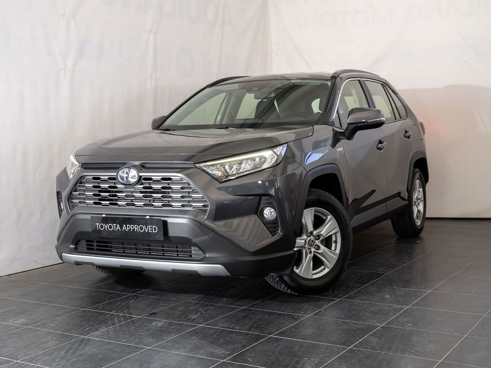 Toyota Rav4 HV (218CV) E-CVT 2WD Active  del 2020 usata a San Severo