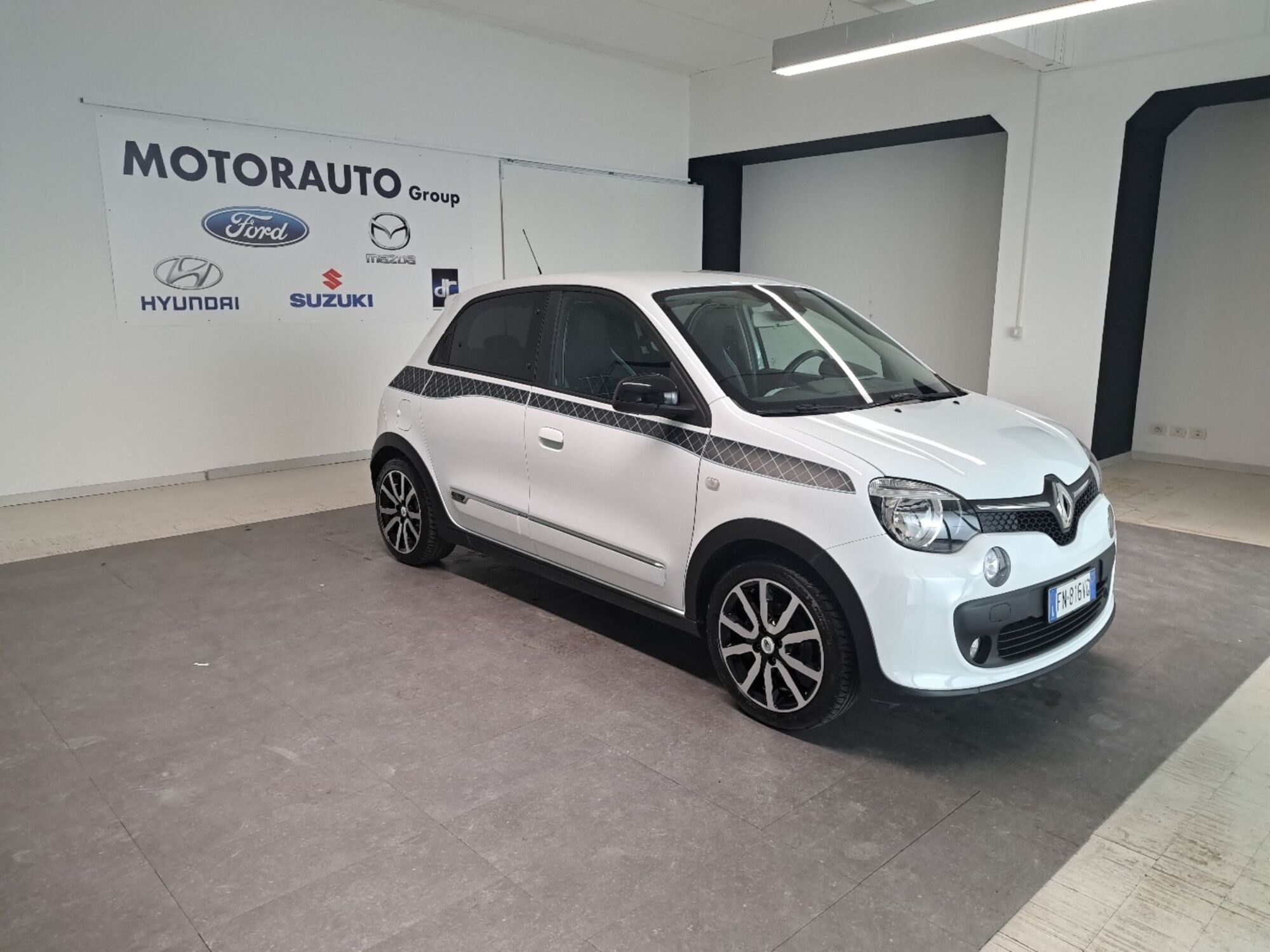 Renault Twingo TCe 90 CV EDC La Parisienne  del 2018 usata a Arezzo