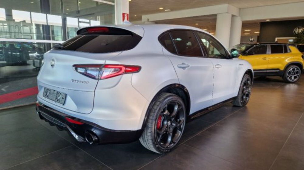 Alfa Romeo Stelvio usata a Modena (9)