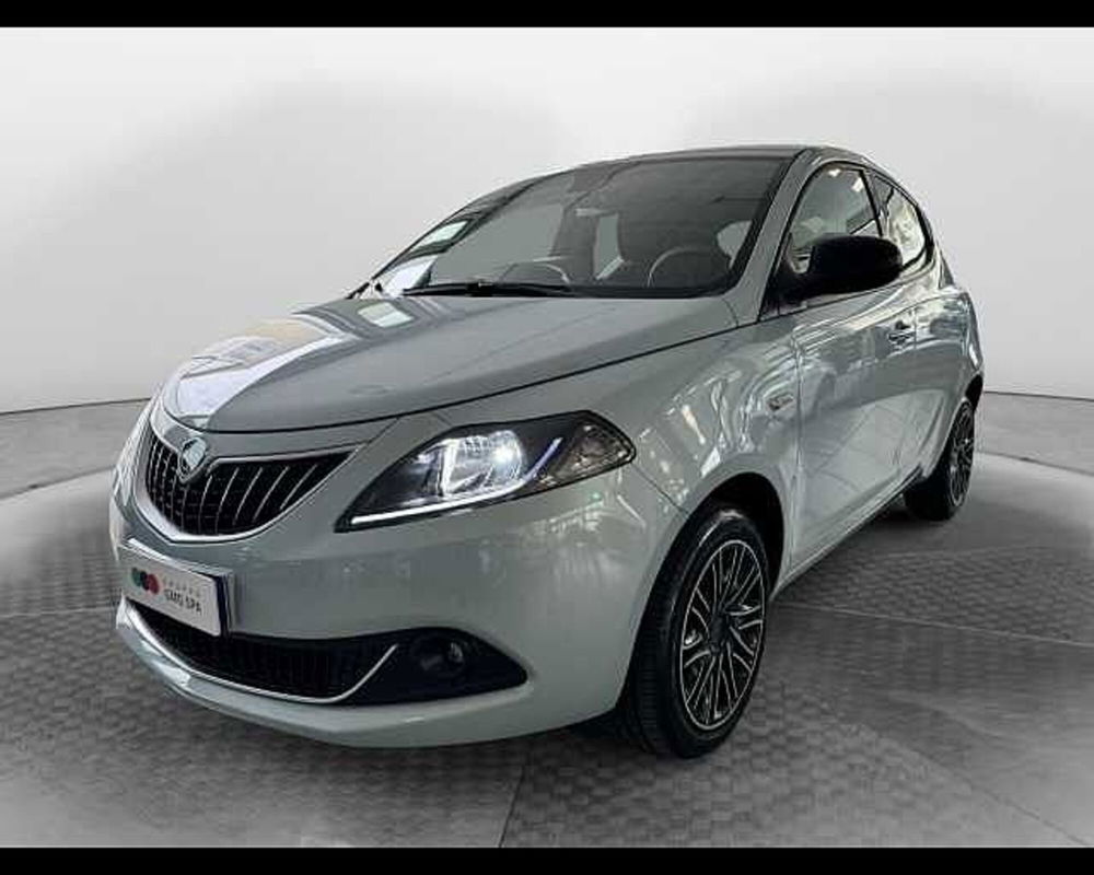 Lancia Ypsilon usata a Prato (3)