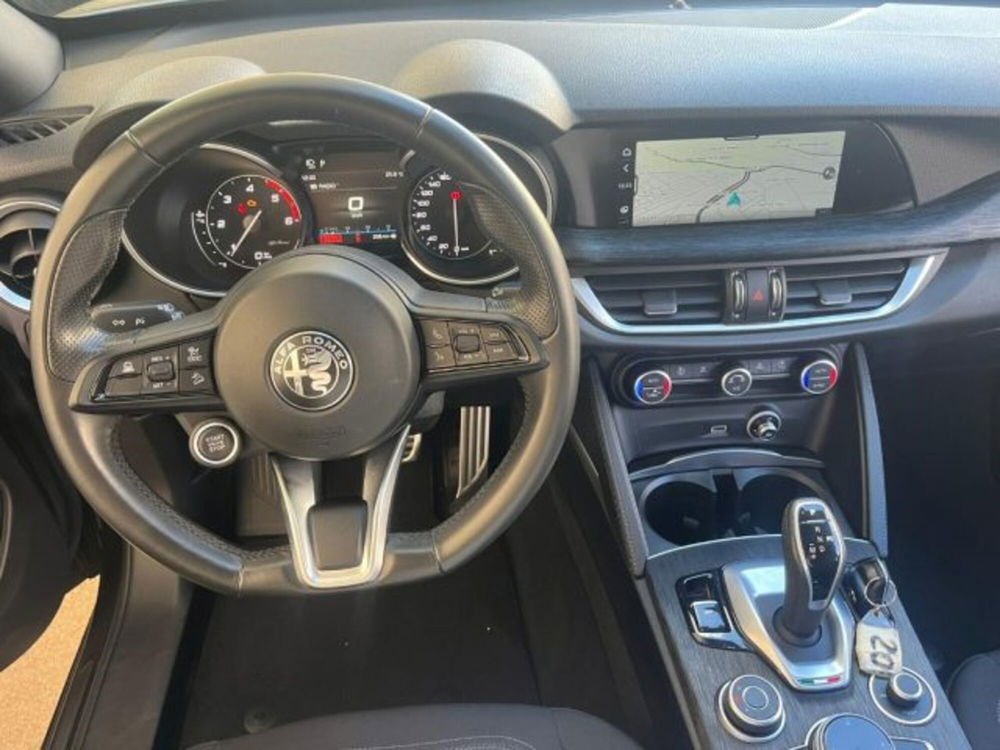 Alfa Romeo Stelvio usata a Trapani (12)