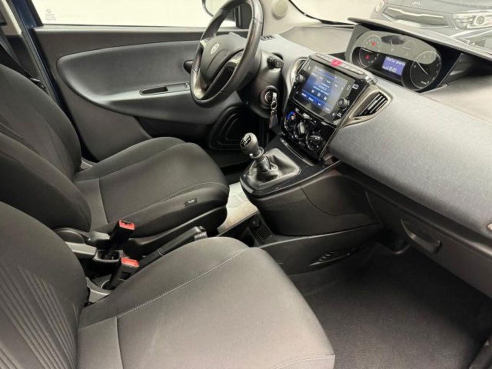 Lancia Ypsilon usata a Biella (14)