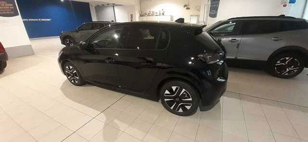 Peugeot 208 nuova a Genova (3)