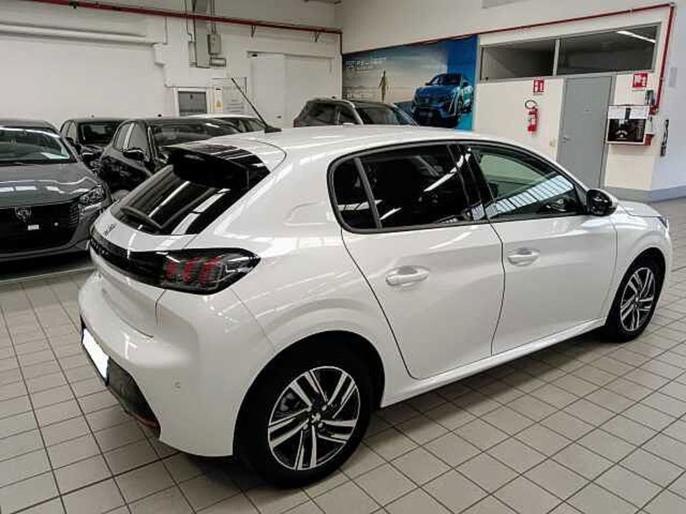 Peugeot 208 usata a Milano (4)