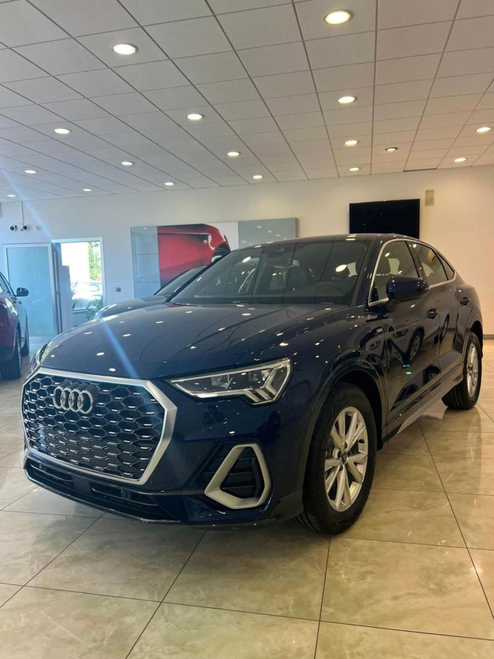 Audi Q3 Sportback nuova a Napoli (3)