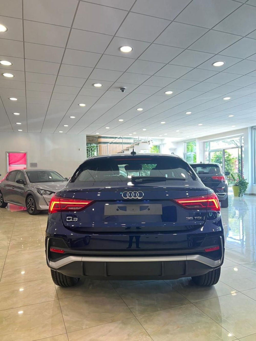 Audi Q3 Sportback nuova a Napoli (7)