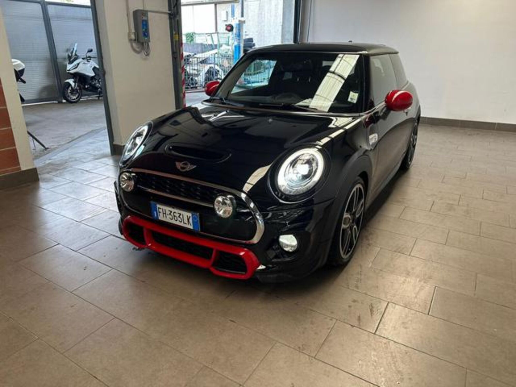 MINI Mini 2.0 Cooper SD Hype 5 porte del 2017 usata a Magenta