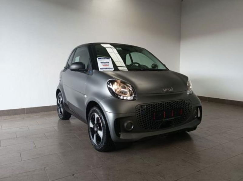 smart Fortwo eq Pure 22kW del 2023 usata a Magenta