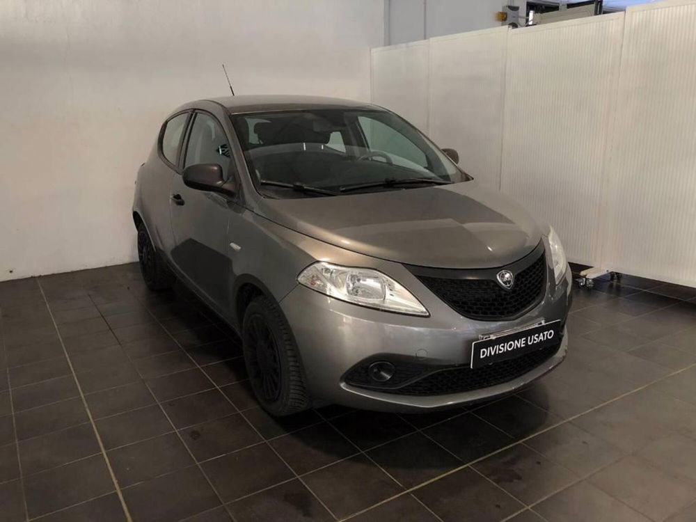 Lancia Ypsilon usata a Torino (3)