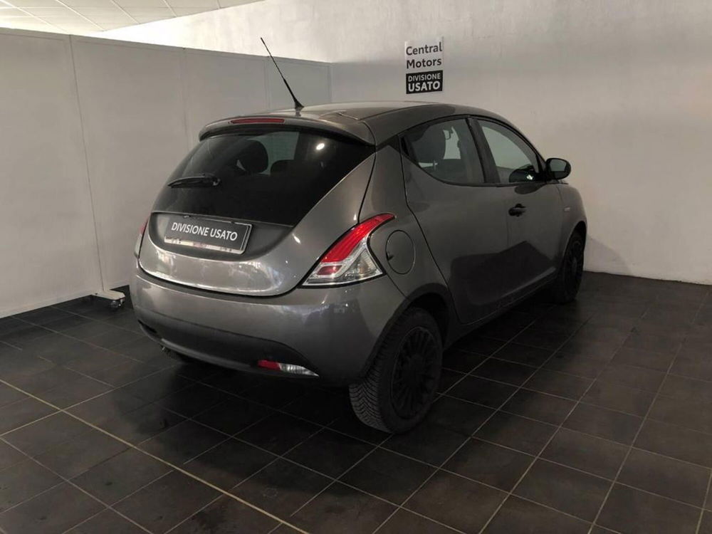 Lancia Ypsilon usata a Torino (4)