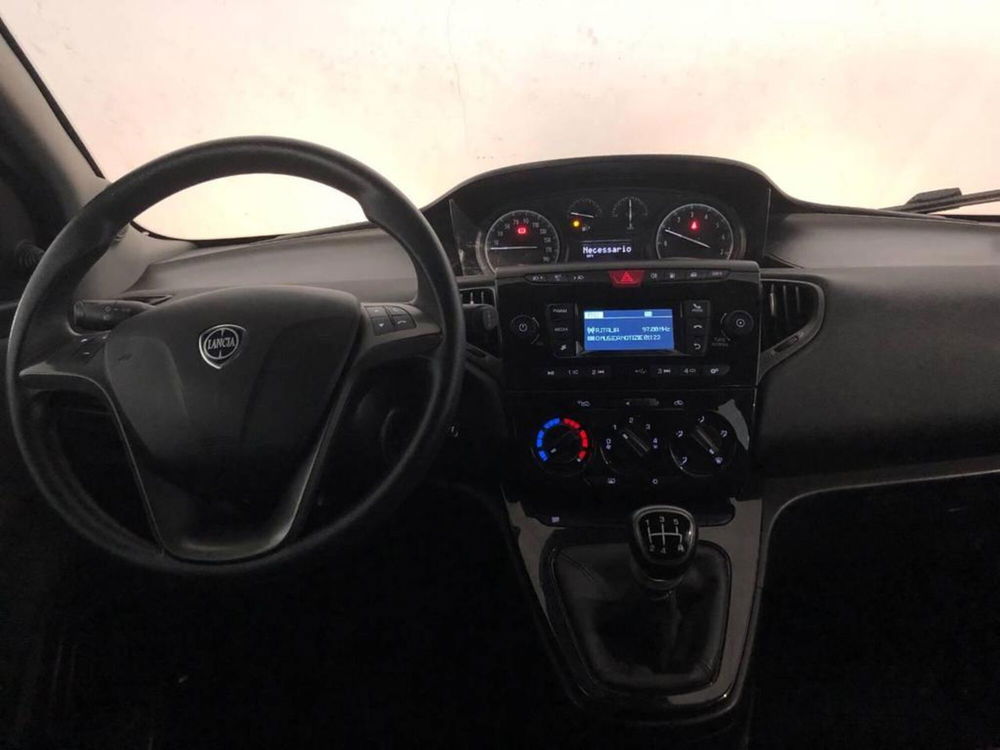 Lancia Ypsilon usata a Torino (9)