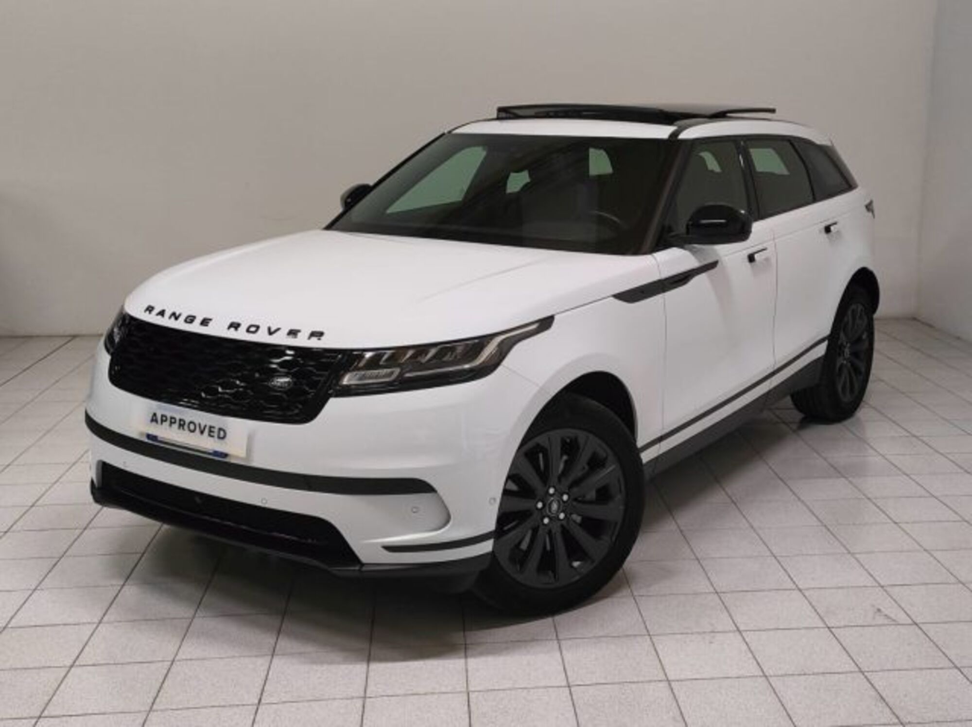 Land Rover Range Rover Velar 2.0 Si4 300 CV  del 2020 usata a Novara