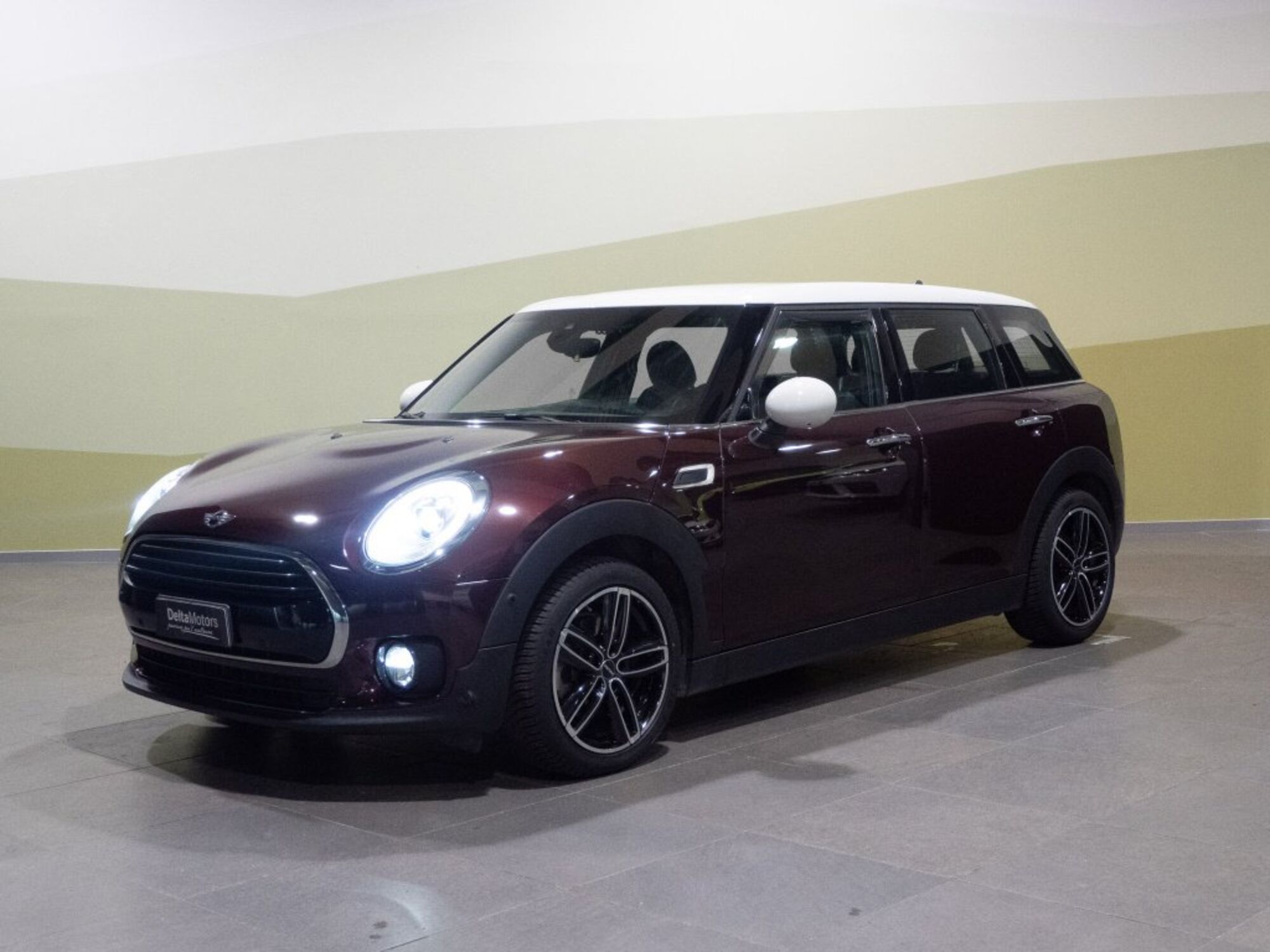 MINI Mini Clubman 2.0 Cooper D Business Clubman  del 2016 usata a Montecosaro