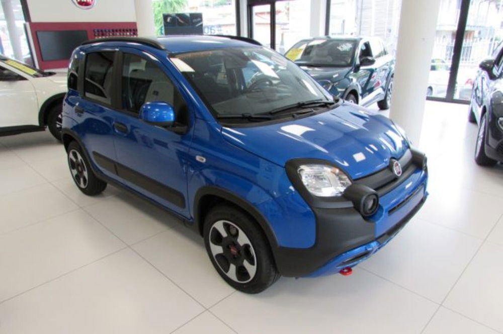 Fiat Panda Cross nuova a Milano (2)