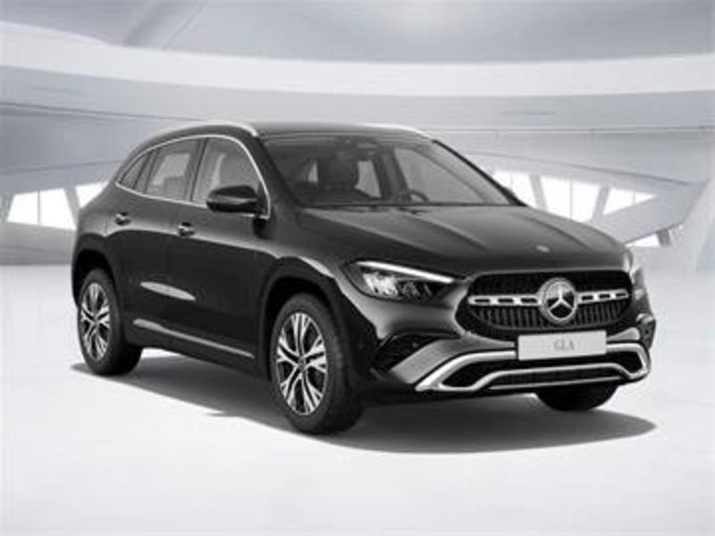 Mercedes-Benz GLA SUV 180 d Automatic Premium nuova a Barberino Val d'Elsa