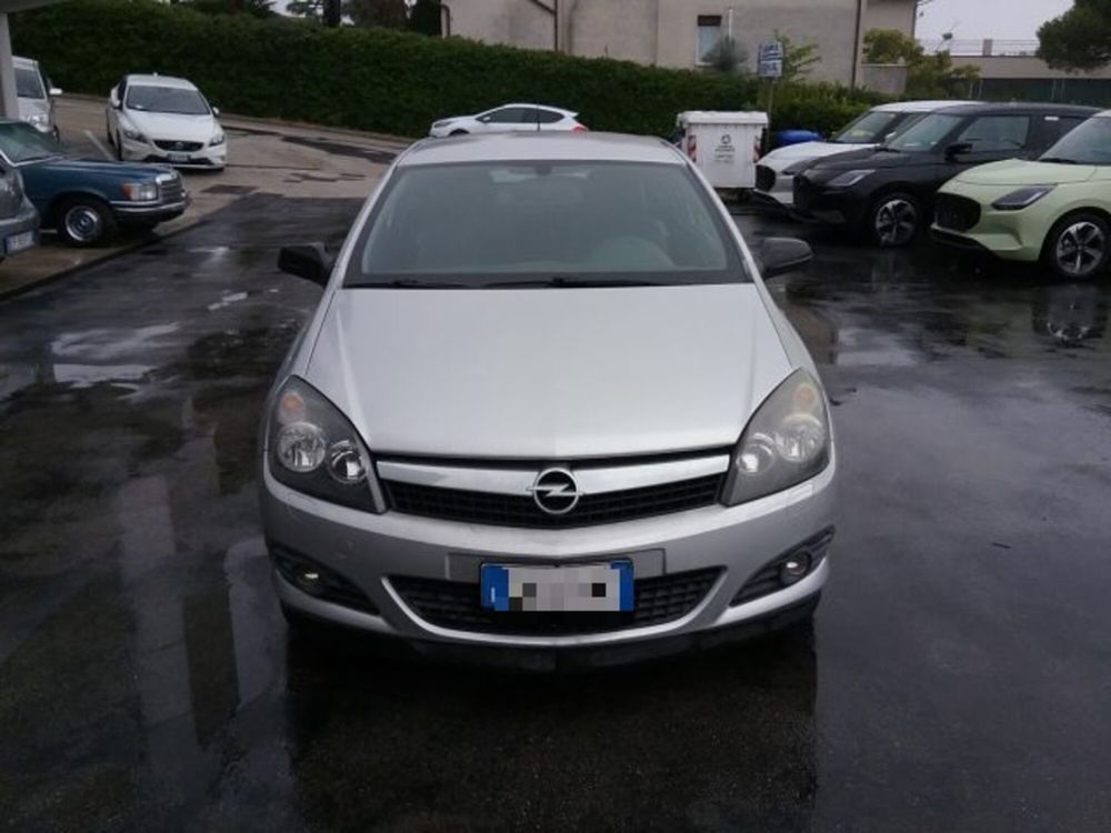 Opel Astra GTC usata a Macerata (2)