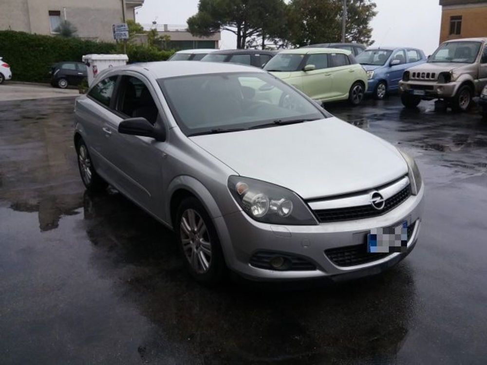 Opel Astra GTC usata a Macerata (3)