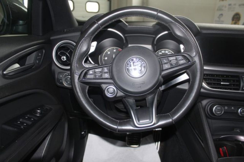 Alfa Romeo Stelvio usata a Terni (12)