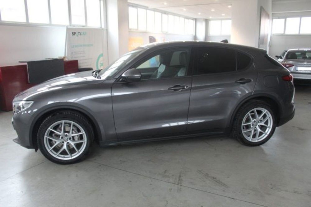 Alfa Romeo Stelvio usata a Terni (3)