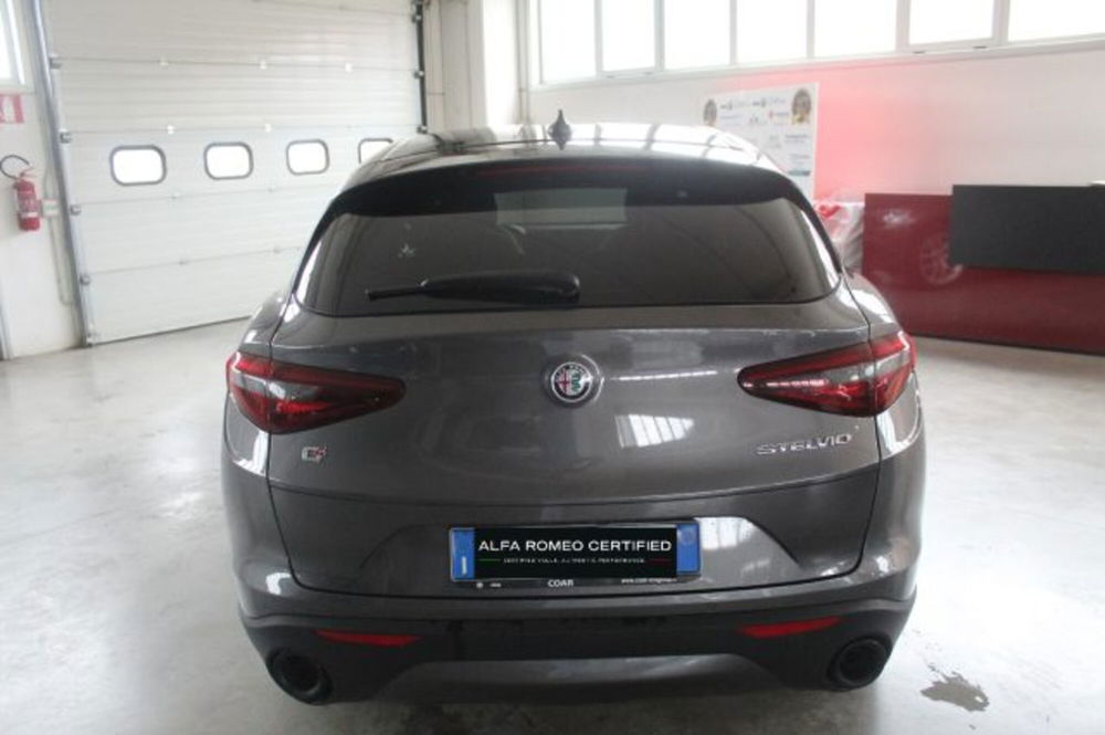 Alfa Romeo Stelvio usata a Terni (5)