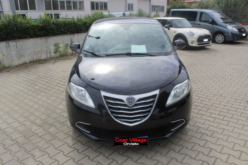 Lancia Ypsilon usata a Terni (2)