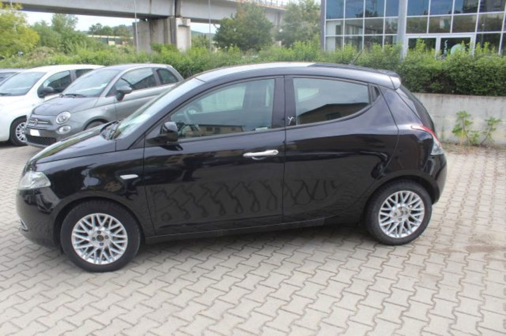 Lancia Ypsilon usata a Terni (3)