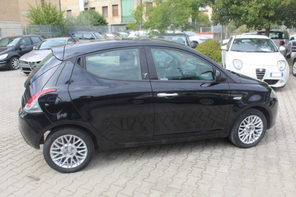 Lancia Ypsilon usata a Terni (6)