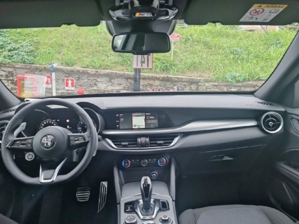 Alfa Romeo Stelvio nuova a Monza e Brianza (8)