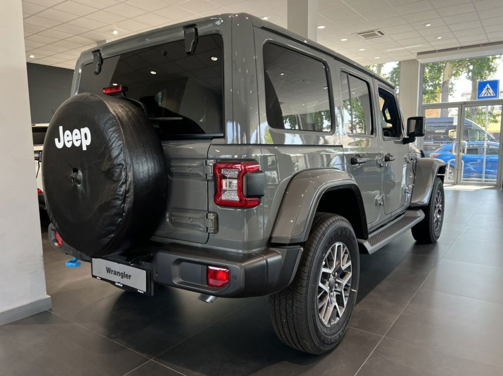 Jeep Wrangler Unlimited nuova a Milano (4)