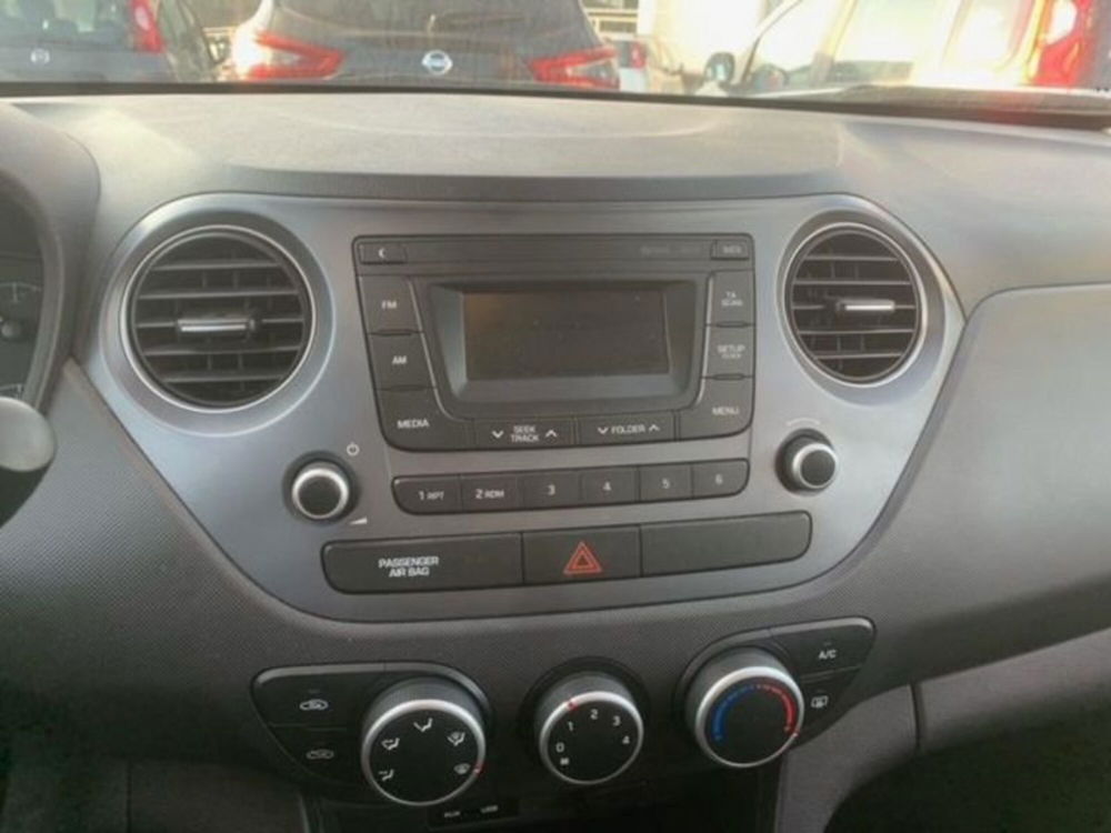 Hyundai i10 usata a Milano (15)