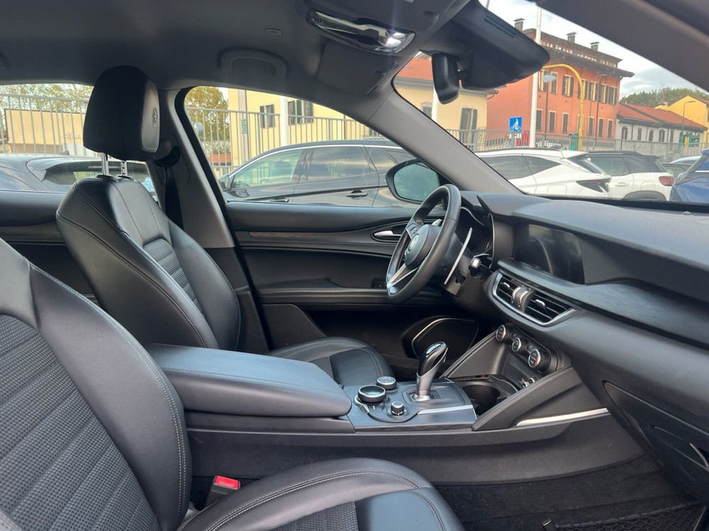 Alfa Romeo Stelvio usata a Milano (10)