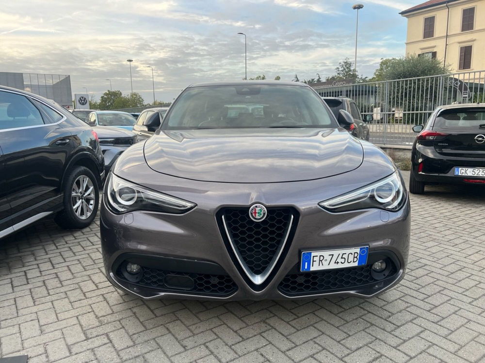 Alfa Romeo Stelvio usata a Milano (2)