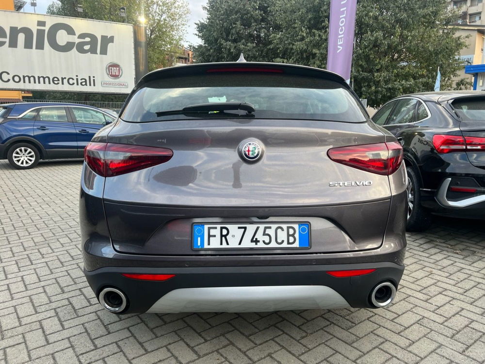 Alfa Romeo Stelvio usata a Milano (5)