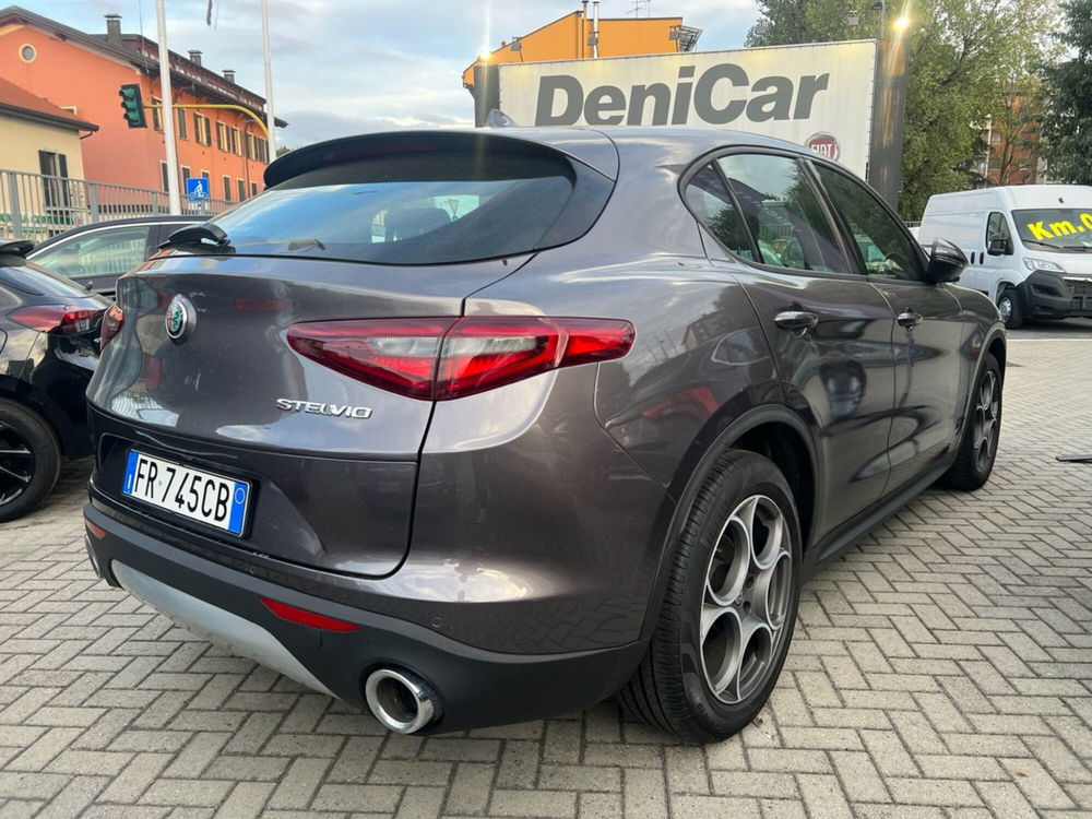 Alfa Romeo Stelvio usata a Milano (6)