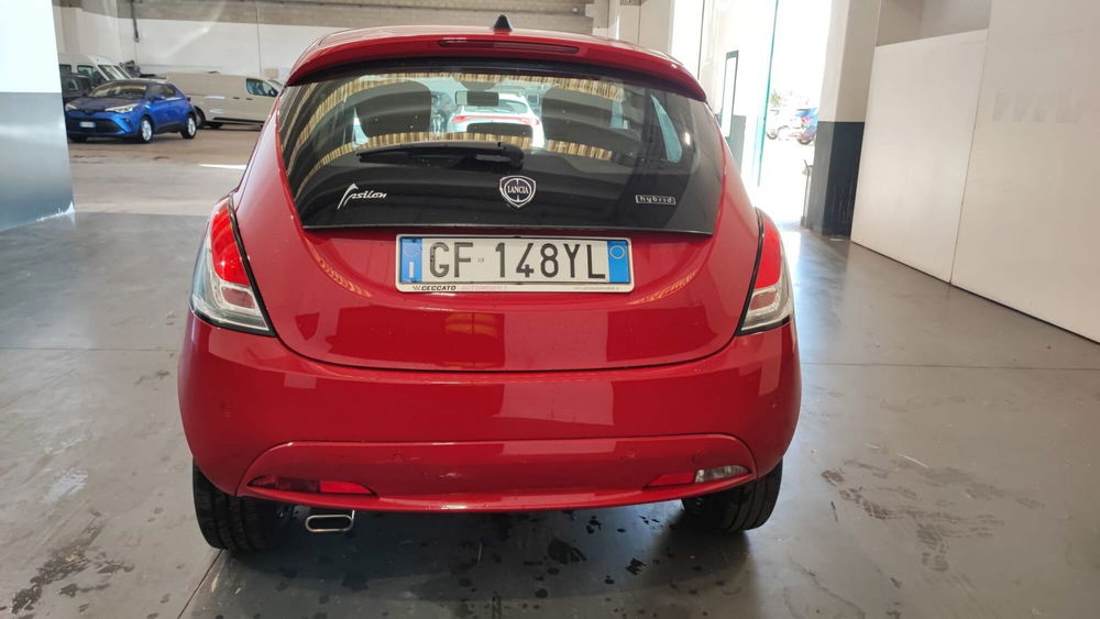 Lancia Ypsilon usata a Milano (8)