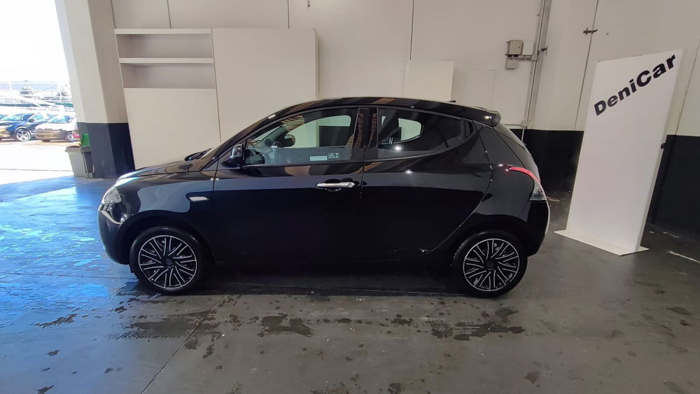 Lancia Ypsilon usata a Milano (4)